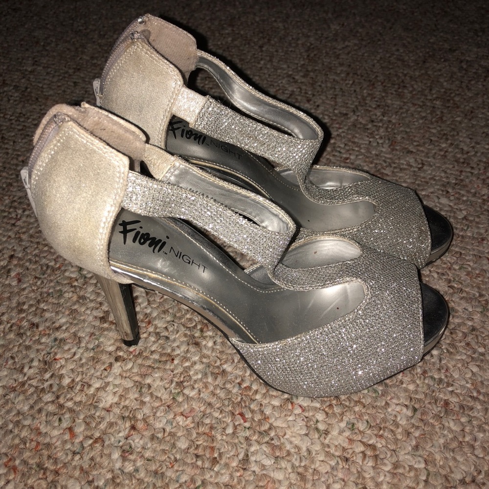 Silver sparkly heels size 5
